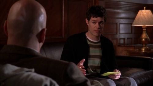 Escena del episodio 22 de la temporada 3 de la serie The O.C.