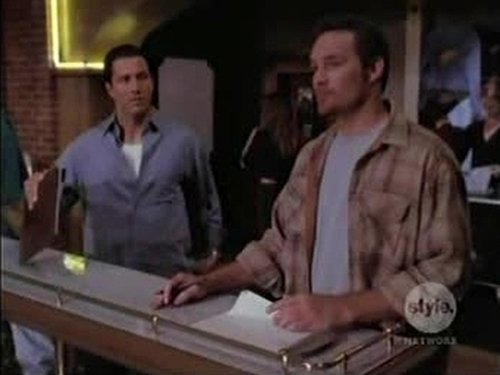 Escena del episodio 8 de la temporada 7 de la serie Melrose Place