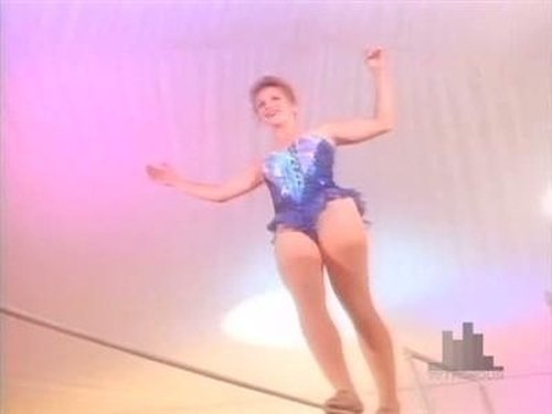 Escena del episodio 9 de la temporada 3 de la serie Beverly Hills, 90210