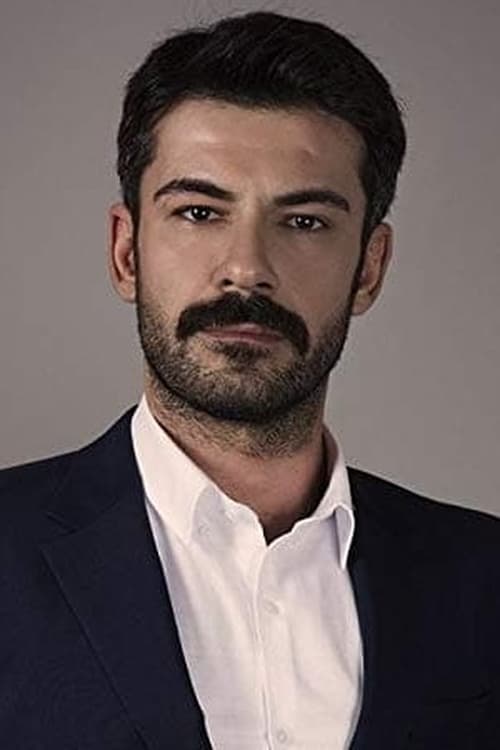 Kép: Rüzgar Aksoy színész profilképe