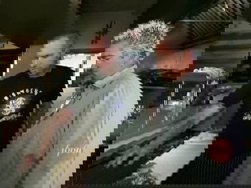 Escena del episodio 9 de la temporada 8 de la serie Diners, Drive-Ins and Dives