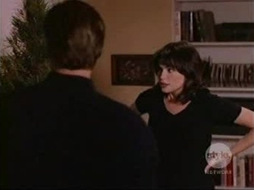 Escena del episodio 19 de la temporada 7 de la serie Melrose Place