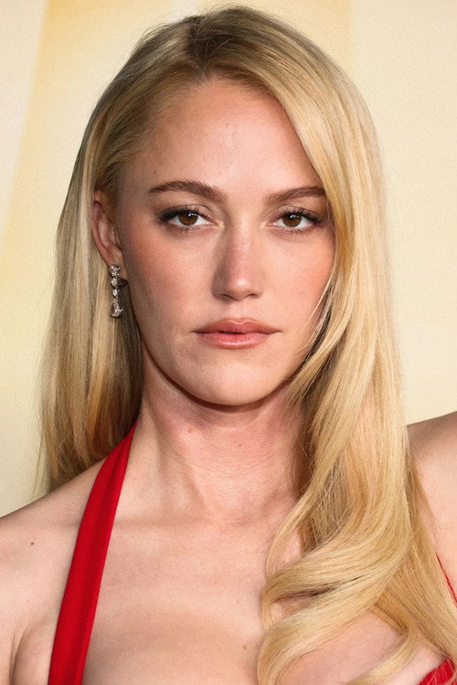 Maika Monroe
