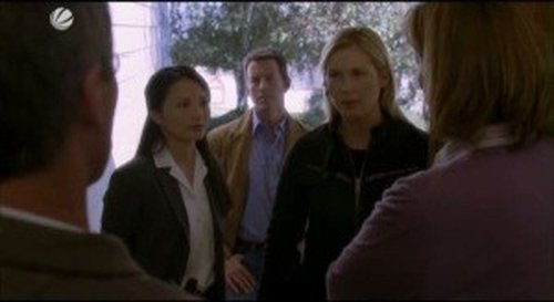 Escena del episodio 8 de la temporada 1 de la serie Threat Matrix