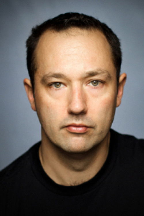 Gordon S. Miller interpretando a Iago