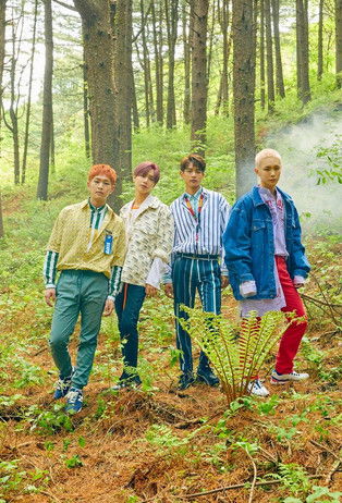 Escena 3 de SHINee's BACK