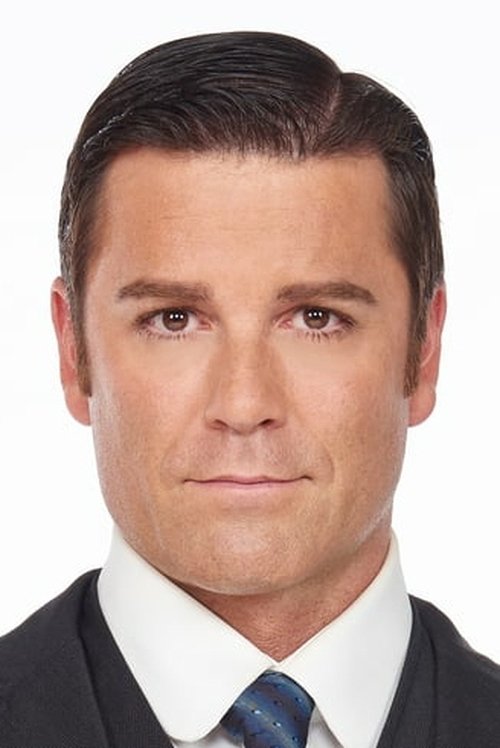 Kép: Yannick Bisson színész profilképe