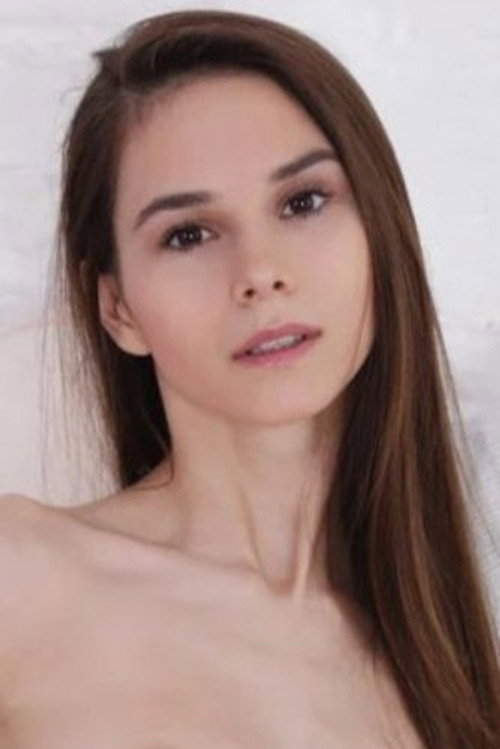 Leona Mia
