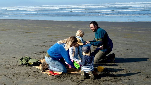 Cheap A$$ Beach Houses S01E16 backdrop