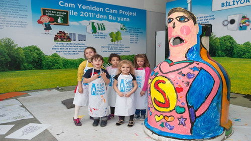 Cam Yeniden Cam Backdrop Blur