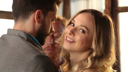 Üç Harflilerin Musallat Olduğu Büyülü Konakta Ruh Çağıran Gençlerin Hazin Hikayesi