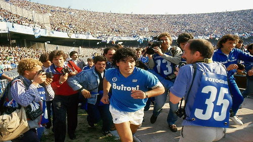 La Partita nel Fango - Un Giorno nella vita di Maradona Backdrop Blur