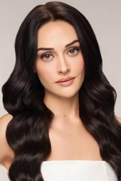 Kép: Esra Bilgiç színész profilképe