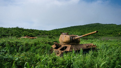 Chasseurs de tanks - Season 1 Backdrop Blur