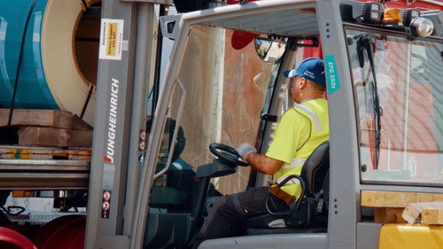 Rides Down Under: Aussie Truckers S01E06 backdrop