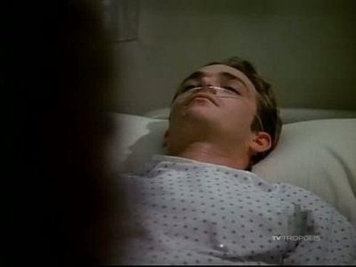 Escena del episodio 10 de la temporada 5 de la serie Beverly Hills, 90210