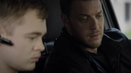 Escena del episodio 9 de la temporada 1 de la serie Le 422