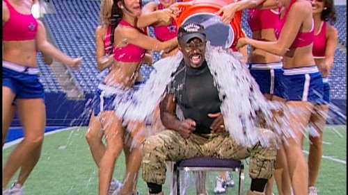 Escena del episodio 8 de la temporada 3 de la serie Dallas Cowboys Cheerleaders: Making the Team