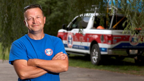 Louis and the Urban Jungle — still 2