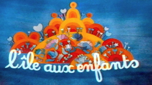 L'ile aux Enfants Backdrop Blur