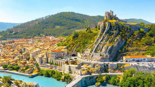 Sisteron, la citadelle de tous les défis Backdrop Blur