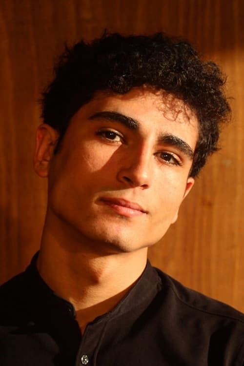 Kép: Adil Mekki színész profilképe