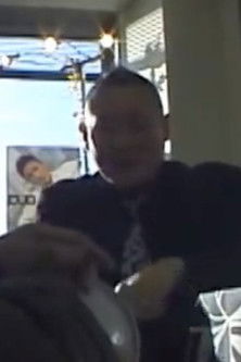 ウマの中の人がデート商法。 poster