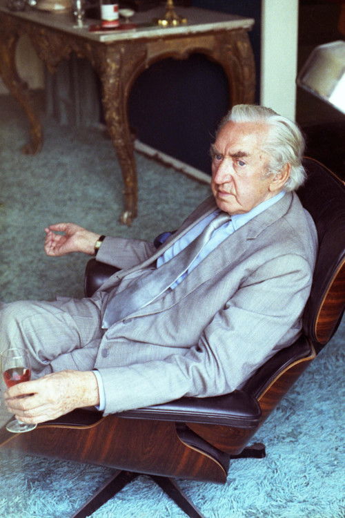 Brian Desmond Hurst interpretando a Horse Race Spectator