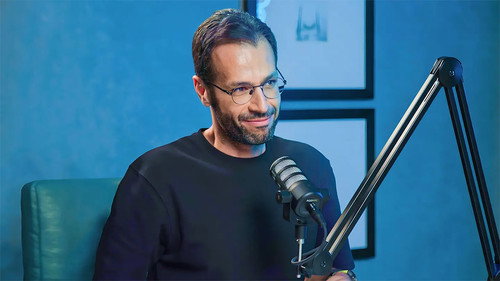 احكي مالك - Season 1 Backdrop Blur