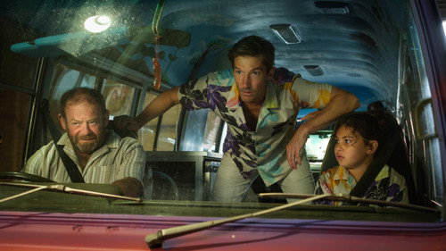 Aunty Coming Through!