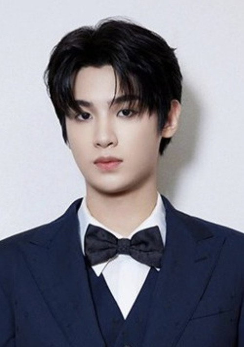 黄明昊