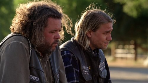 Escena del episodio 4 de la temporada 1 de la serie Hijos de la anarquía