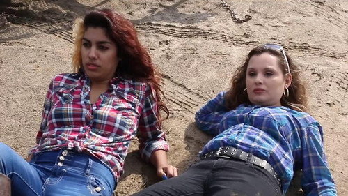 La Venganza De Los Mendoza Backdrop Blur