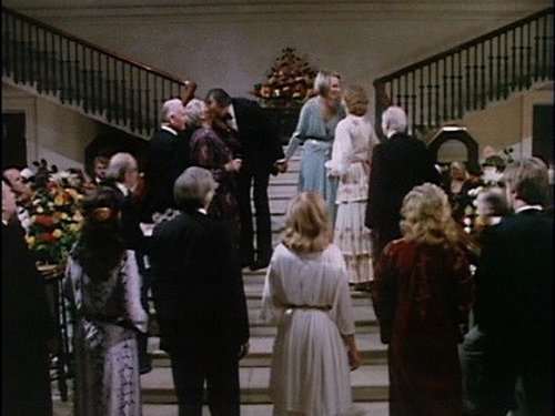 Escena del episodio 7 de la temporada 3 de la serie To the Manor Born
