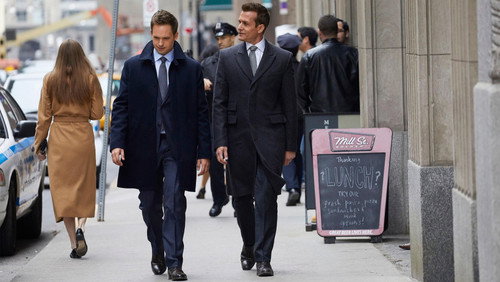 Suits: Homens de Terno: 7×4