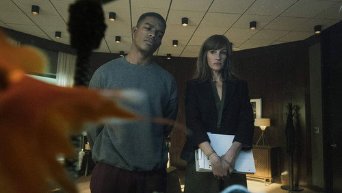 Homecoming: De Volta à Pátria: 1×2