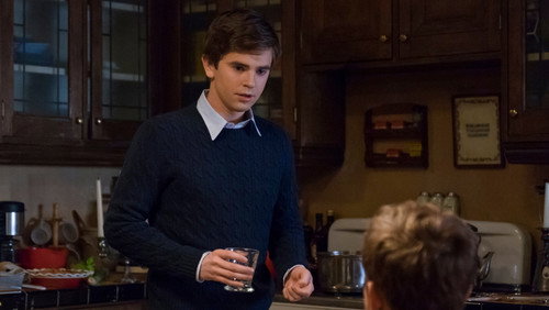 Motel Bates: 5×7