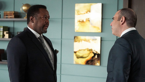 Suits: Homens de Terno: 8×4