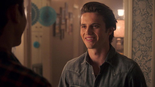 Com Amor, Victor: 1×5