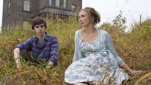 Motel Bates: 1×1