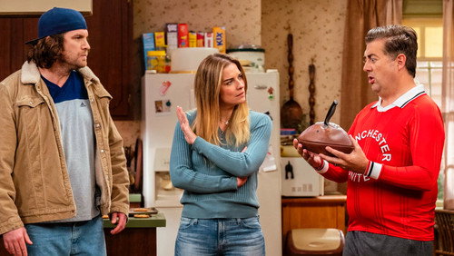 KEVIN CAN F**K HIMSELF: 1×2