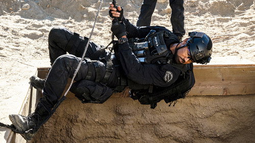 S.W.A.T.: 4×10