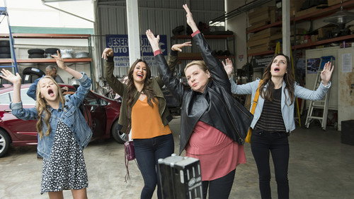 Life in Pieces: Uma Grande Família. Quatro Pequenas Histórias.: 2×16
