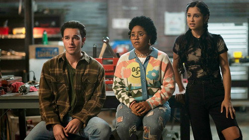 Stargirl: 3×2