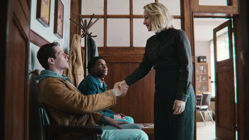 Sex Education: 3×1