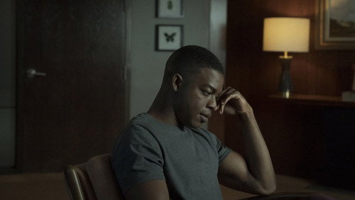 Homecoming: De Volta à Pátria: 1×6