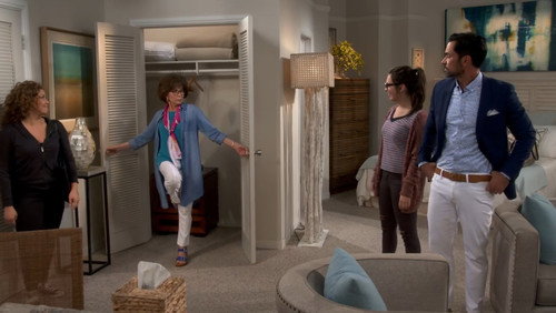 One Day at a Time: 3×4