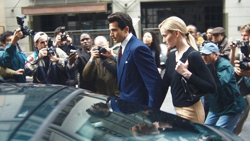 História de Amor: John F. Kennedy Jr. e Carolyn Bessette: 1×7
