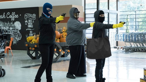 Good Girls: 1×1