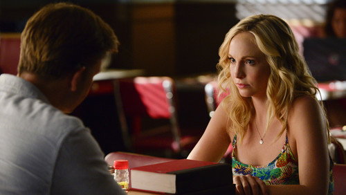 Diários de um Vampiro: 6×1